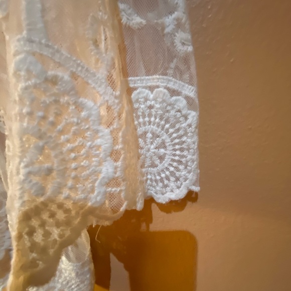 XHILARATION SHEER LACE TOP - Picture 8 of 8